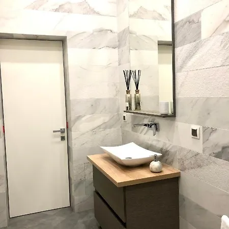 Strada Ion I. C. Bratianu Nr.24 * Cluj-Napoca